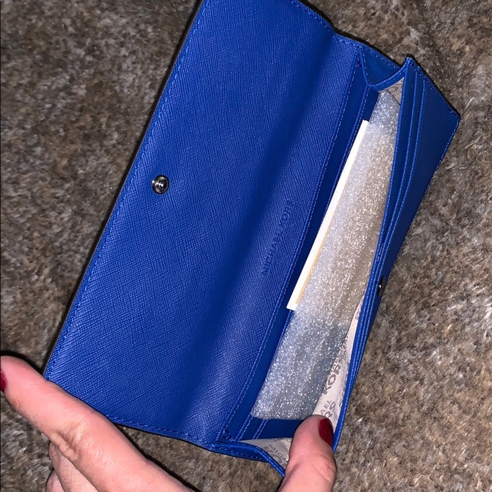 Wallet Mkors 💯 authentic - Picture 3 of 4